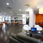 奥利兰吉全套房公寓酒店 朗吉斯