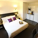 奥利兰吉全套房公寓酒店 朗吉斯