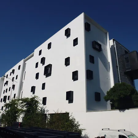 - Aeroport Paris-orly